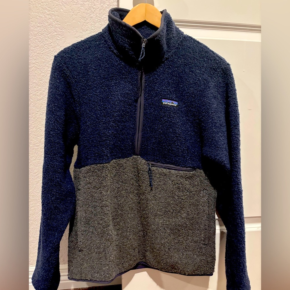 Brand New w Tags womens XS Patagonia pull-over.